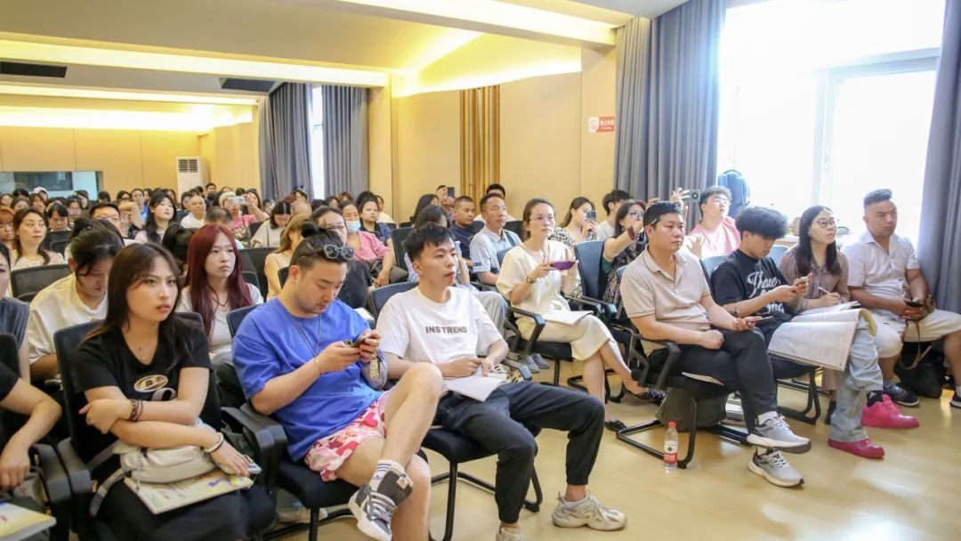 亚军球队的训练方案如何帮助你快速提升篮球技能_0